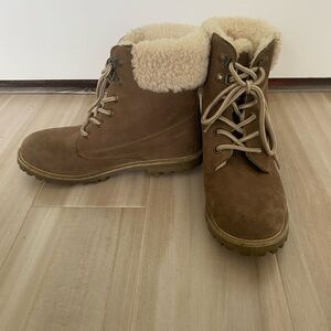 Cloud Nine Women's Tan Shearling-Lined leather Boots